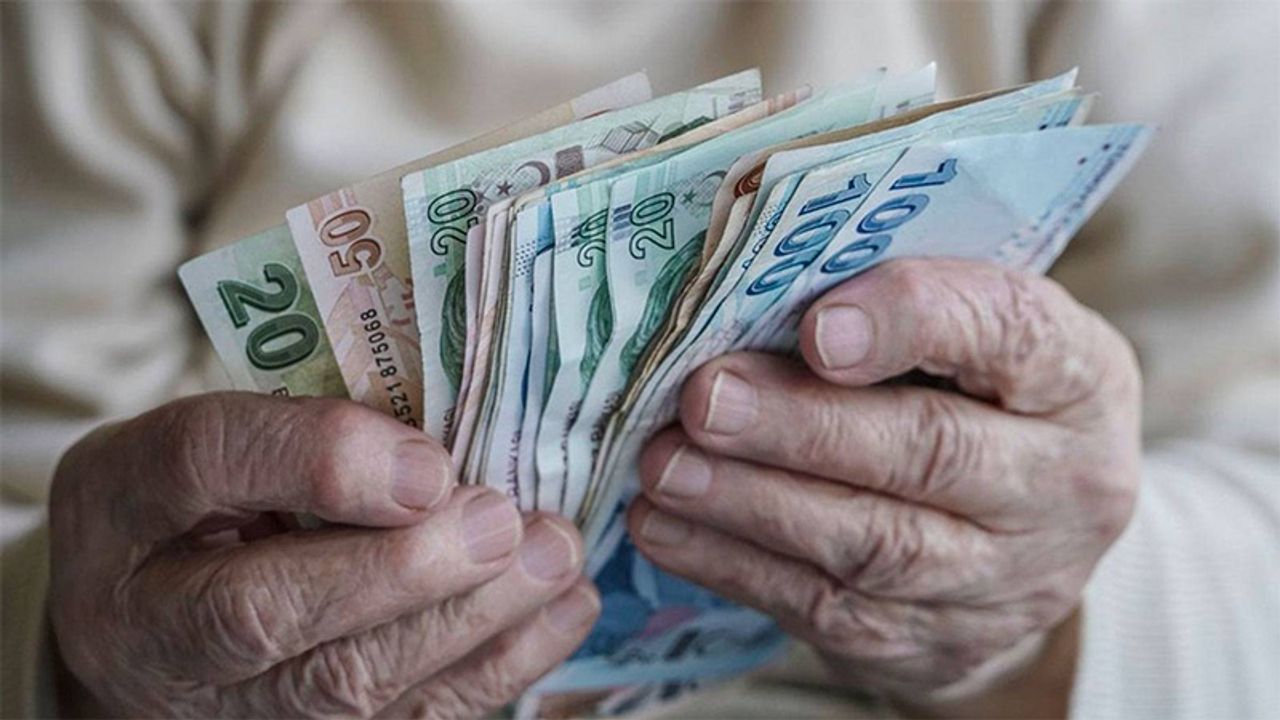 CHP, emeklilerin bayram ikramiyesinin 15 bin liraya çıkarılmasını istedi
