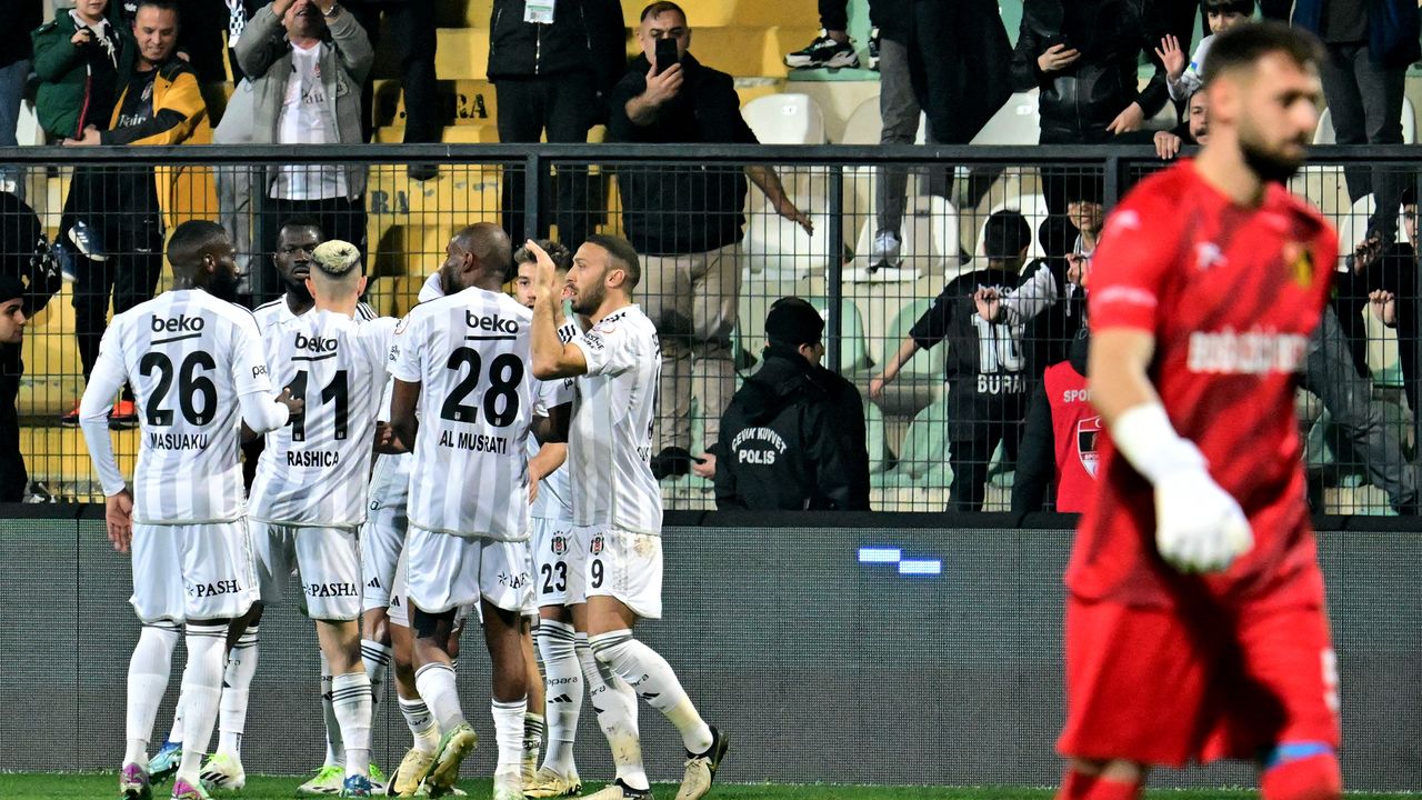 İlk yarı sonucu: İstanbulspor 0 - Beşiktaş 1