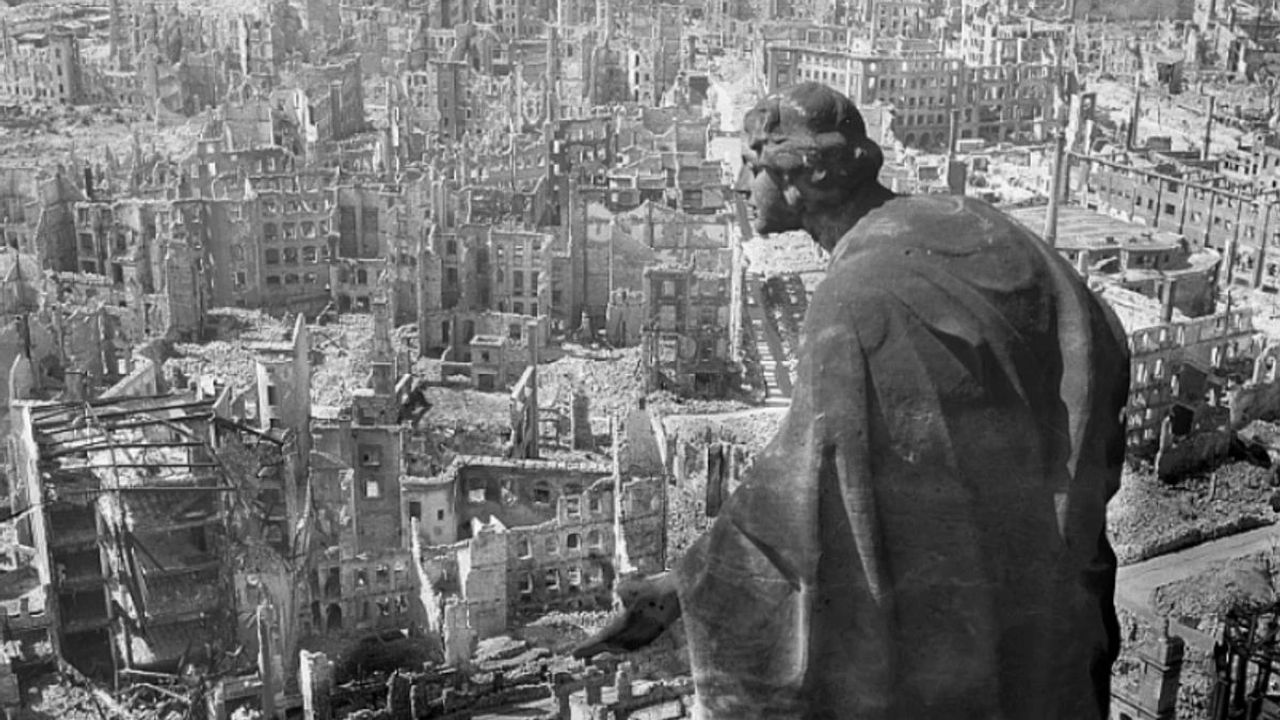 Tarihte Bugün: Dresden'e yönelik bombalı saldırı