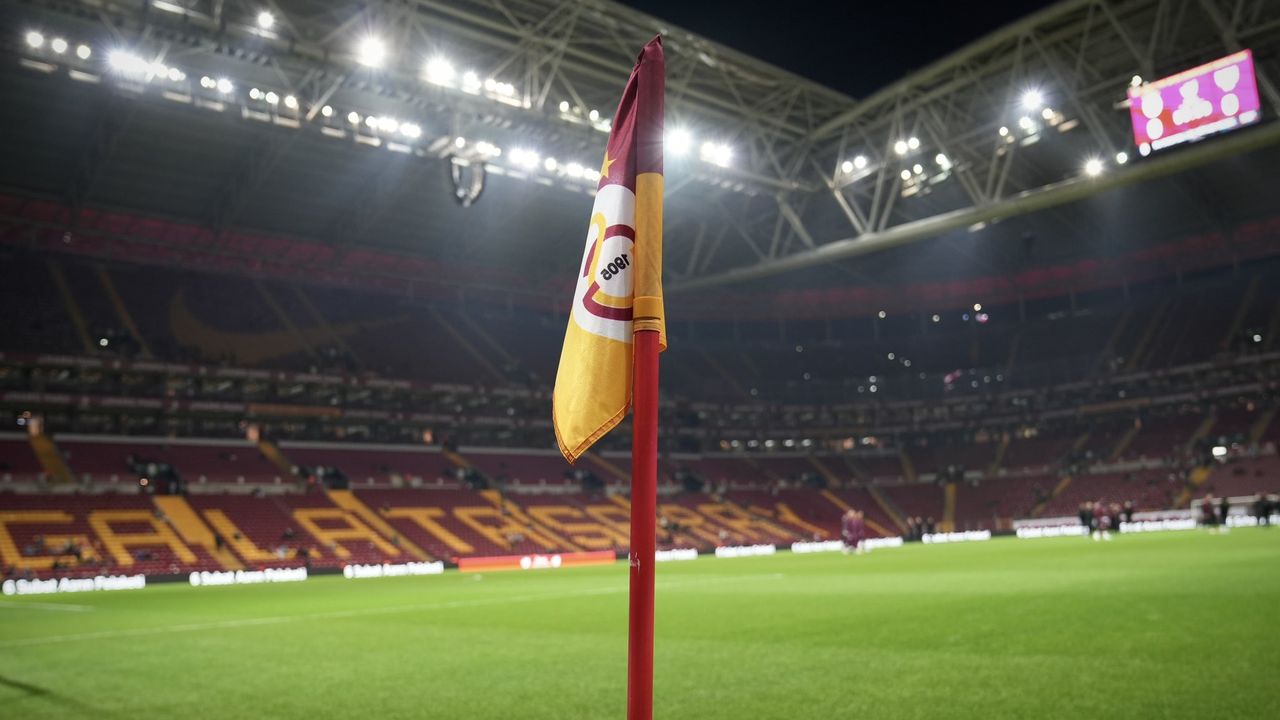 Galatasaray, UEFA Avrupa Ligi kadrosunu güncelledi