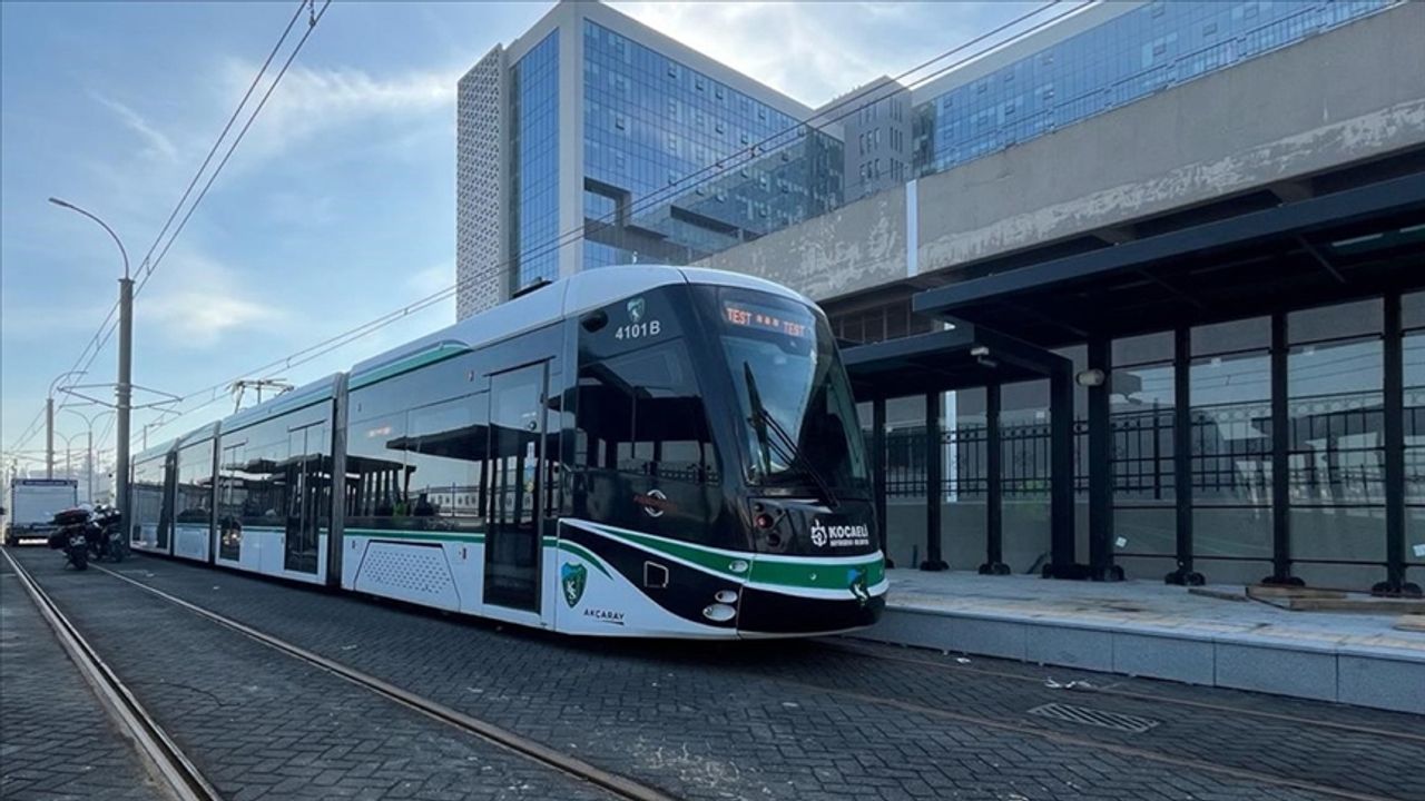 Kocaeli Şehir Hastanesine ulaşımı kolaylaştıracak tramvay hattında ilk test sürüşü yapıldı