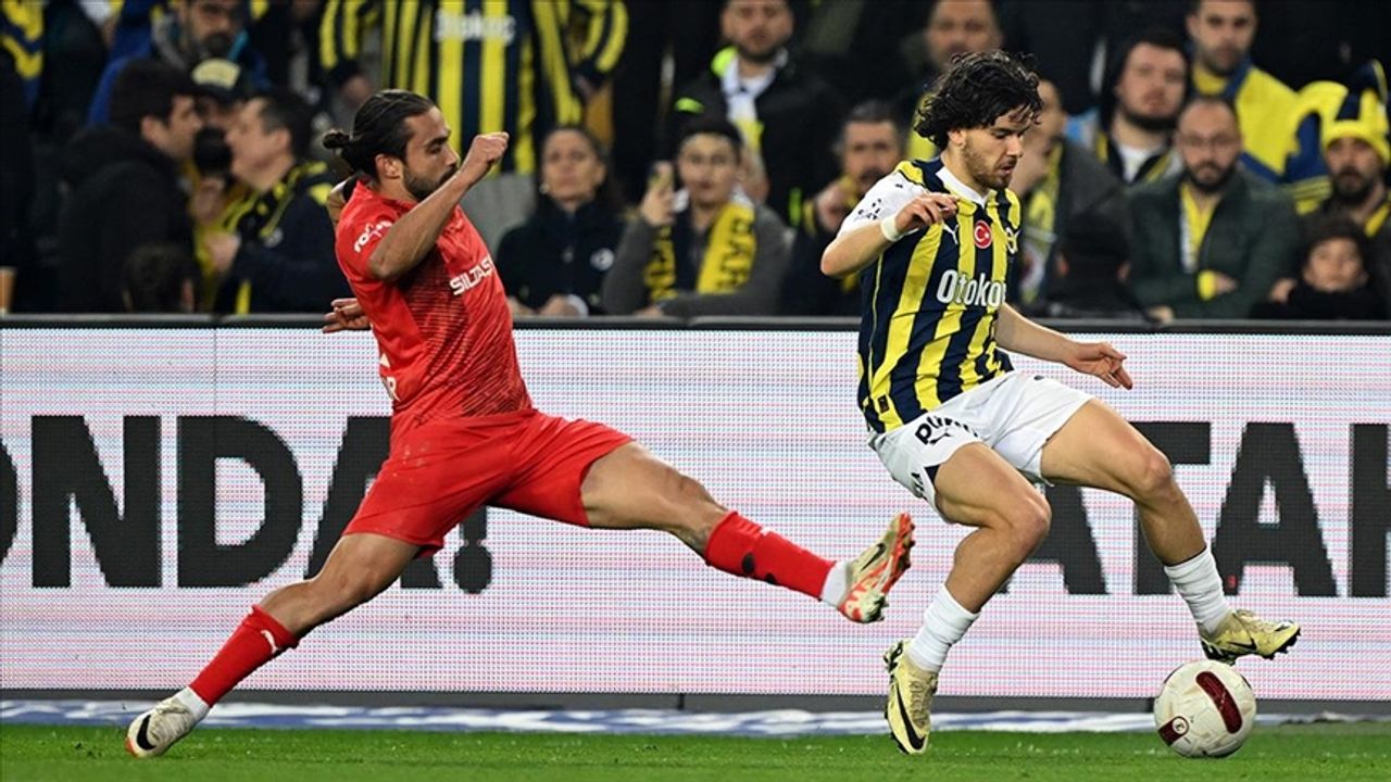 Fenerbahçe, 9 kişi kalan Pendikspor'u 4-1 yendi