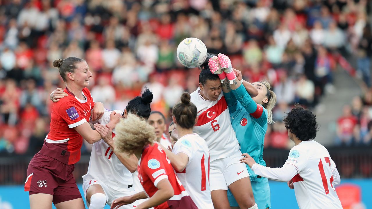 A Milli Kadın Futbol Takımı, İsviçre'ye 3-1 mağlup oldu