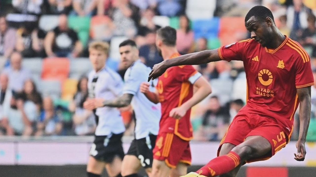 Udinese-Roma maçı, Ndicka'nın fenalaşması üzerine tatil edildi