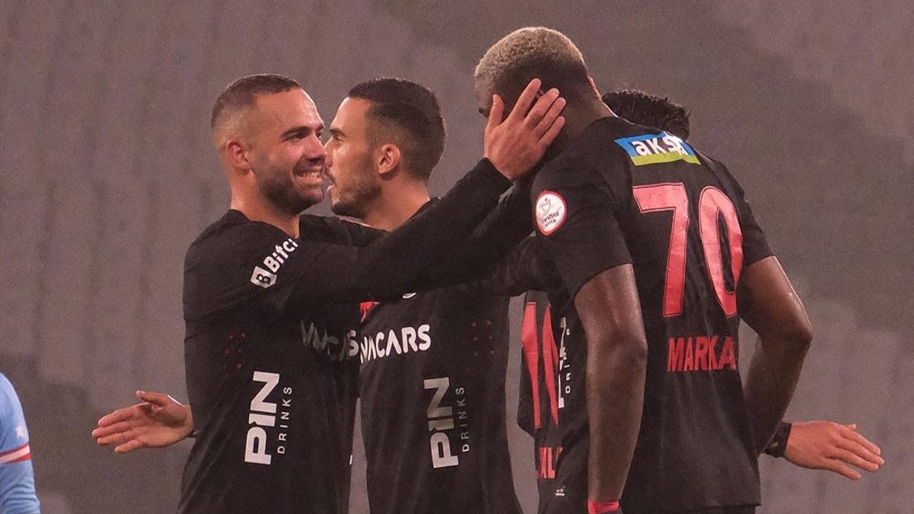 Fatih Karagümrük, Antalyaspor'u 4-1  mağlup etti