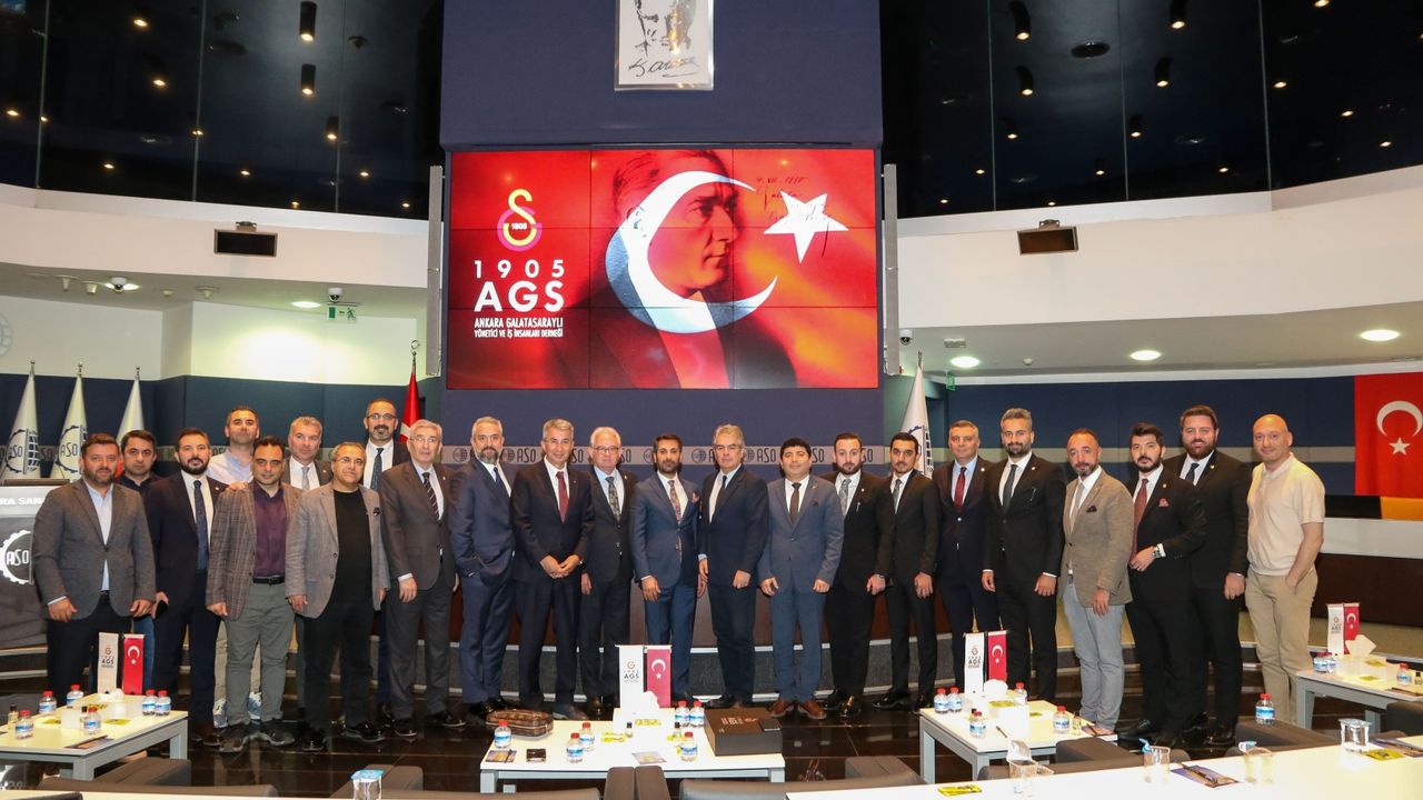 Galatasaray başkan adaylarından Süheyl Batum, kongre üyeleriyle buluştu