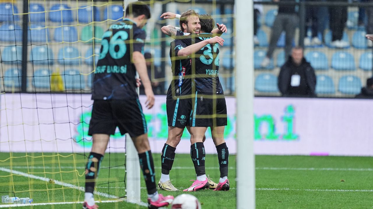 Adana Demirspor, İstanbul'da kazandı: 1-0