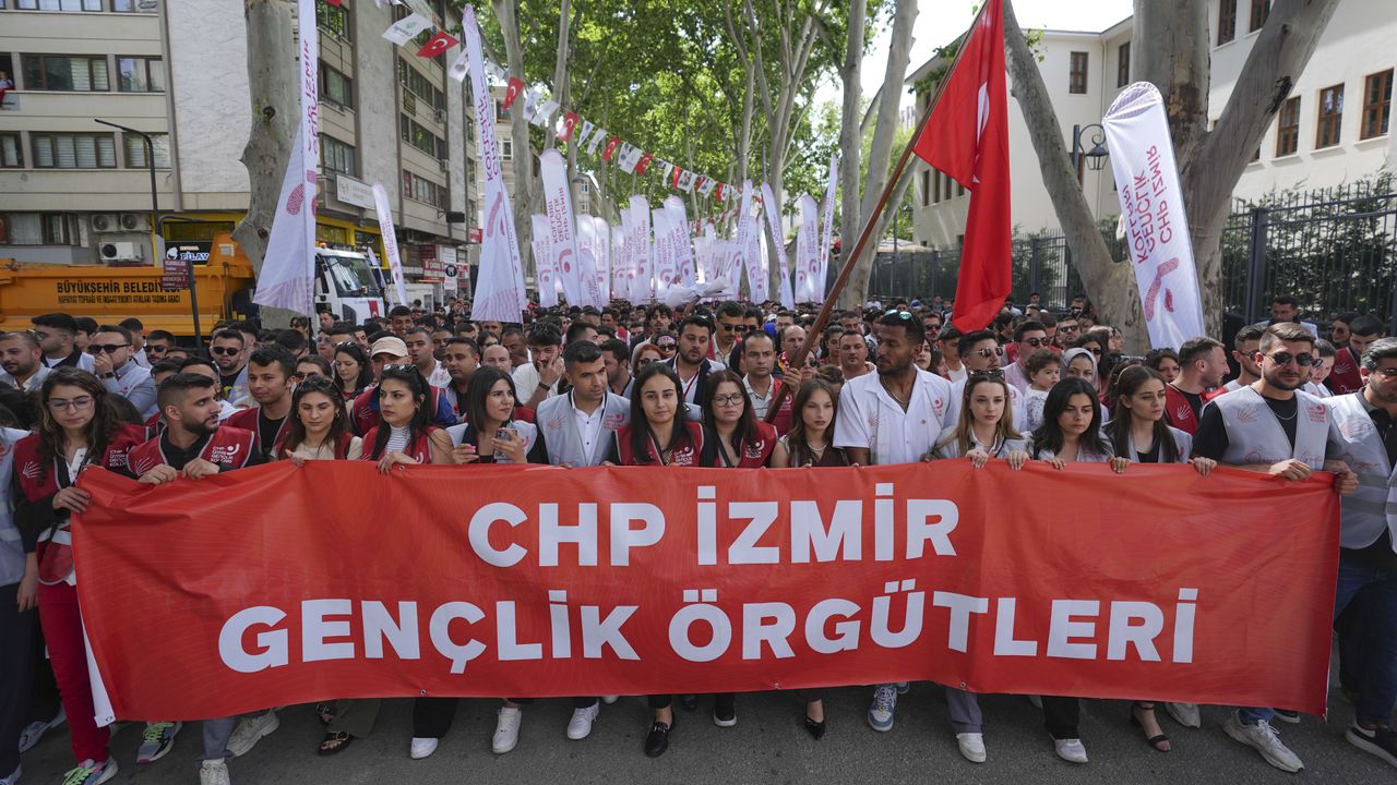 CHP Genel Başkanı Özel, 