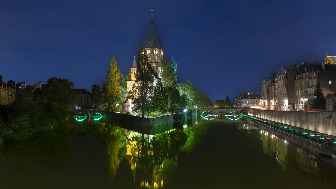 Le Temple Neuf Kilisesi