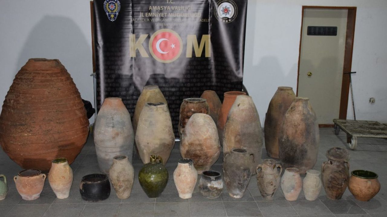 Amasya'da 26 tarihi eser ele geçirildi, 3 şüpheli yakalandı