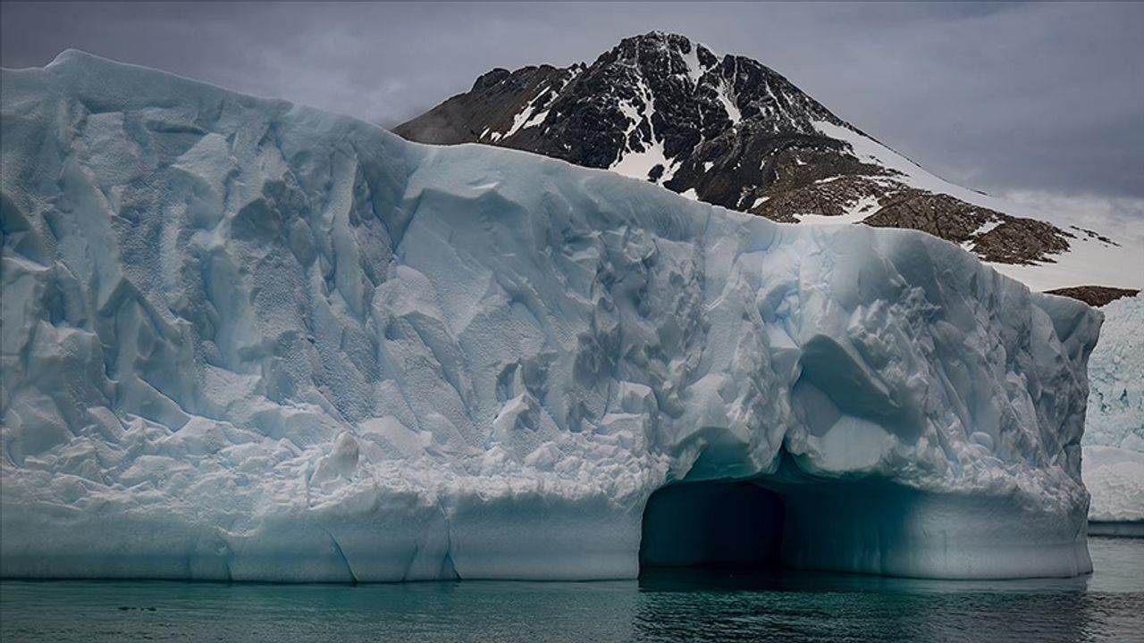 İngiltere'deki bir adanın büyüklüğünde buz dağı Antarktika kıtasından ayrıldı
