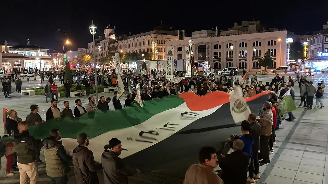 Konya'da İsrail'in Gazze'ye yönelik saldırılarını protesto etmek için pedal çevirdiler