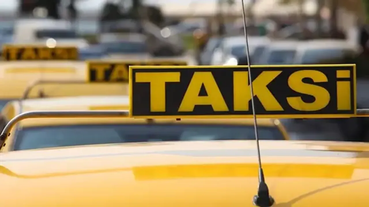 İstanbul'da kadın müşterilerini darbeden taksi şoförü trafikten men edildi