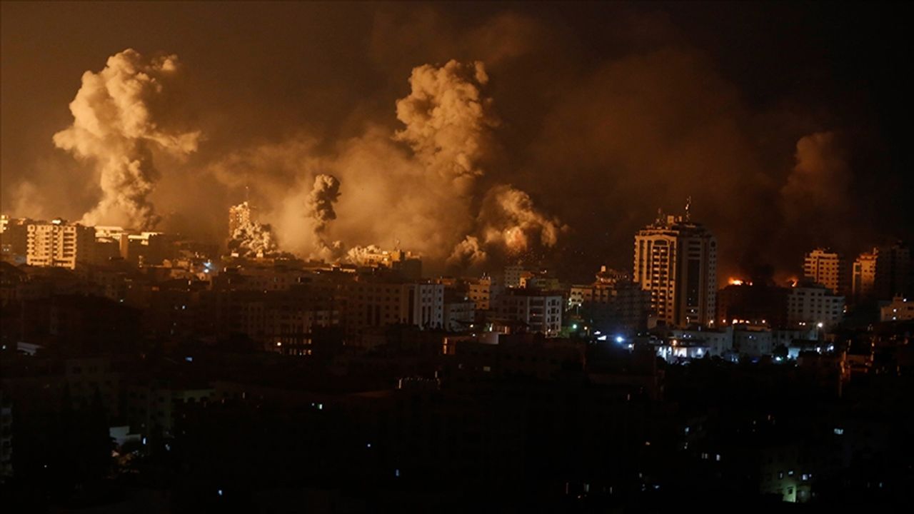 Soykırımcı İsrail Gazze'nin farklı yerlerini hedef aldı