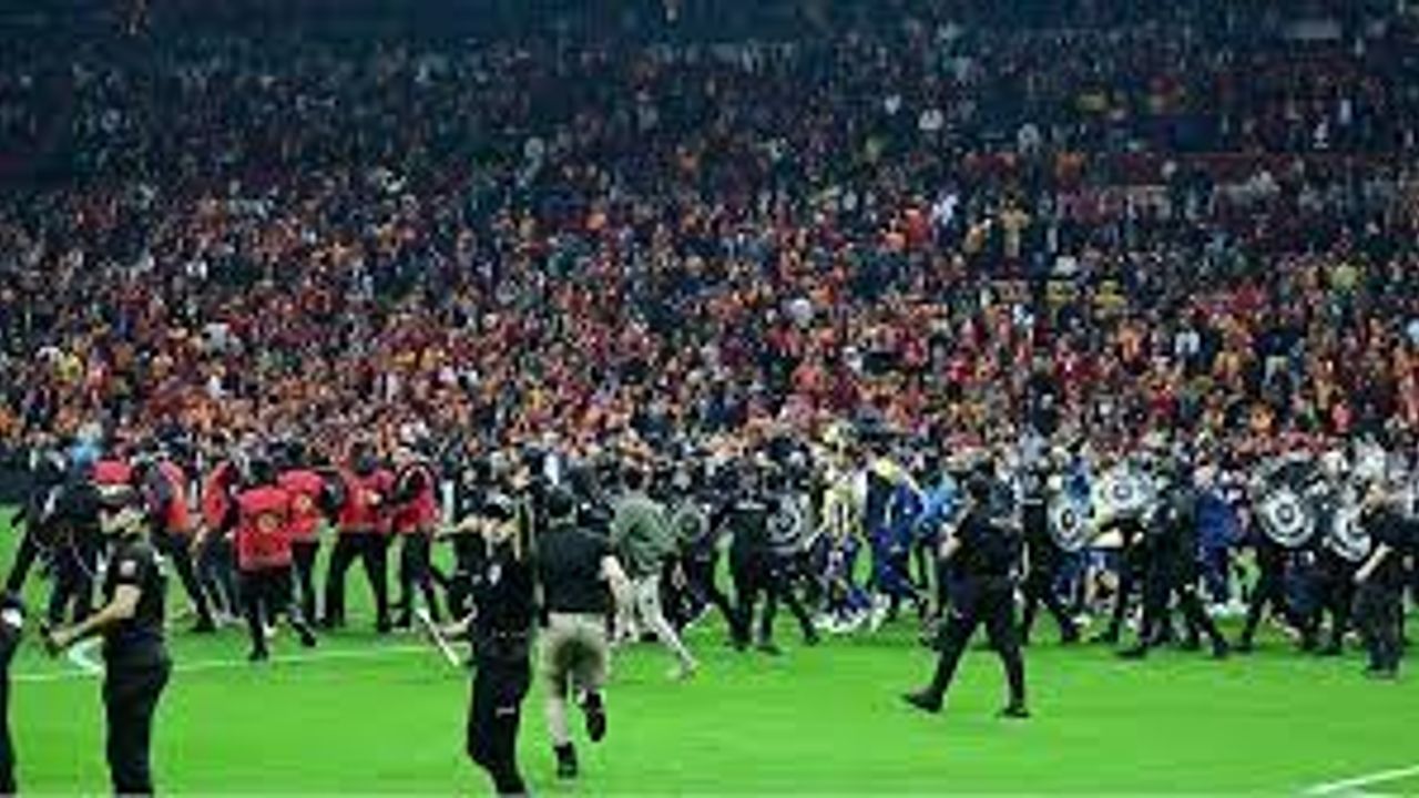 Galatasaray-Fenerbahçe derbisindeki olaylara ilişkin 3 şüpheliye adli kontrol talebi