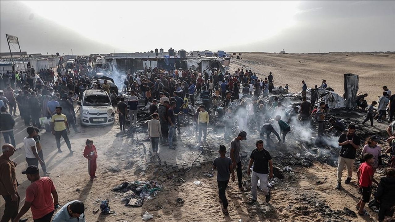 İsrail'in Refah'taki kampı bombalamasına dünyadan tepkiler