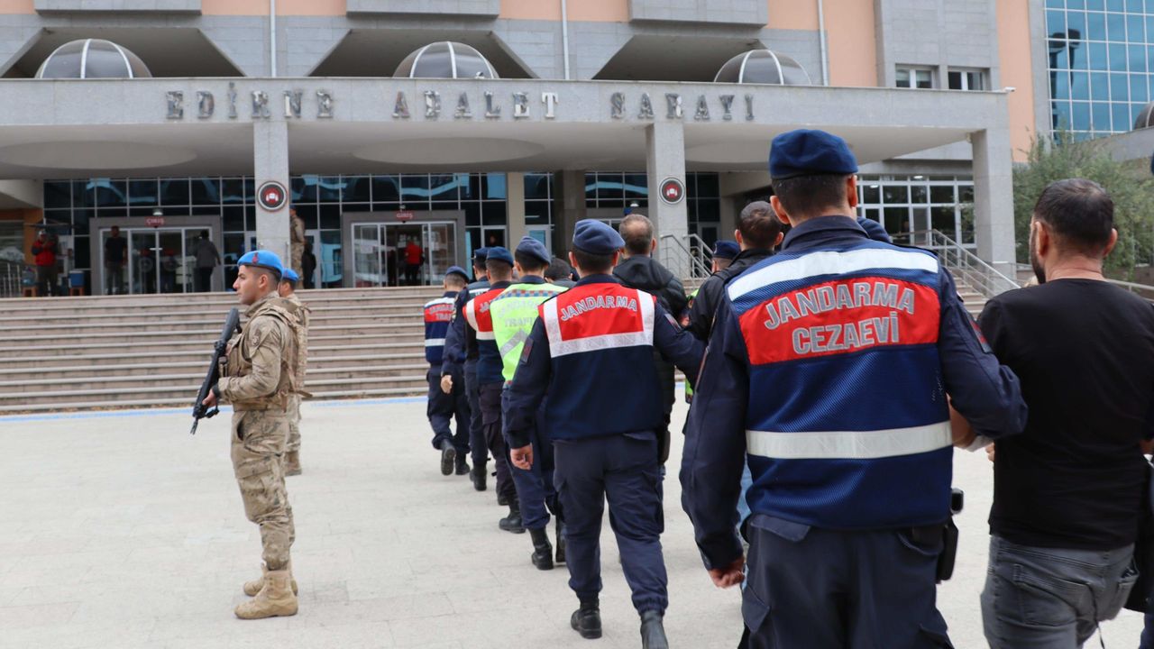 Edirne'de yurt dışına kaçmaya çalışan 16 terör örgütü üyesi yakalandı