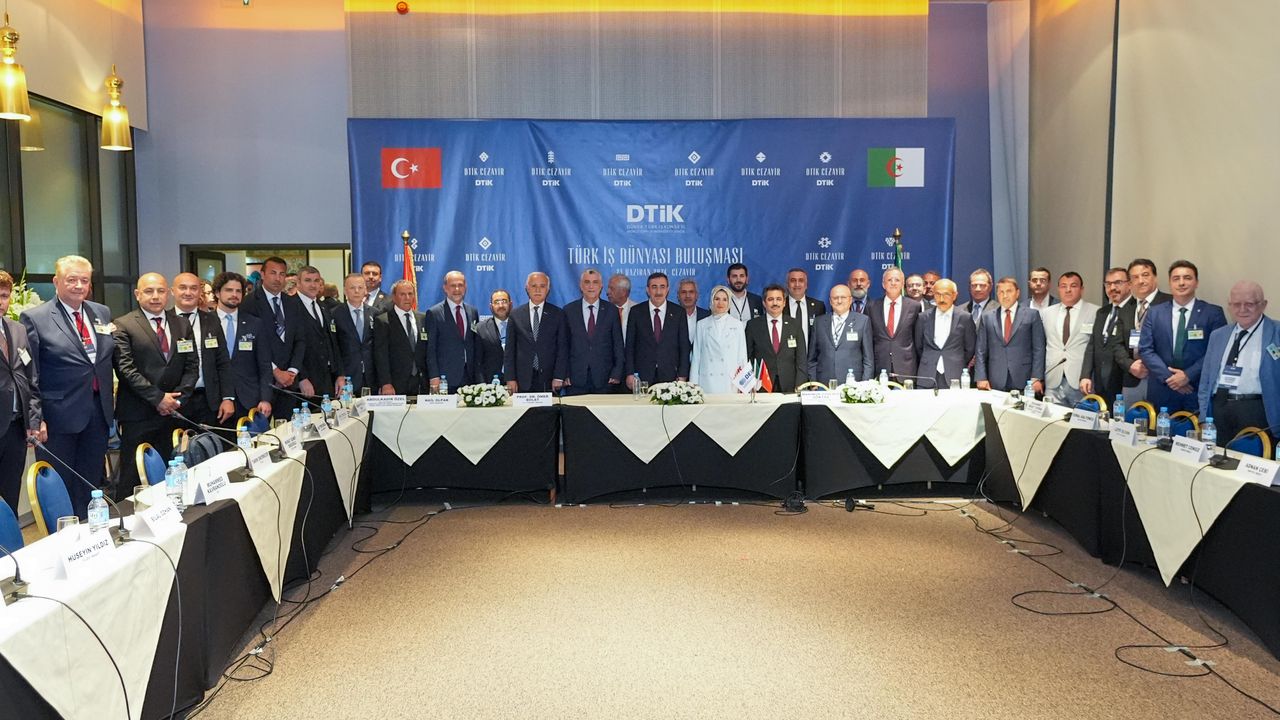 Aile ve Sosyal Hizmetler Bakanı Göktaş, Cezayir'deki Türk İş Dünyası Buluşması'na katıldı