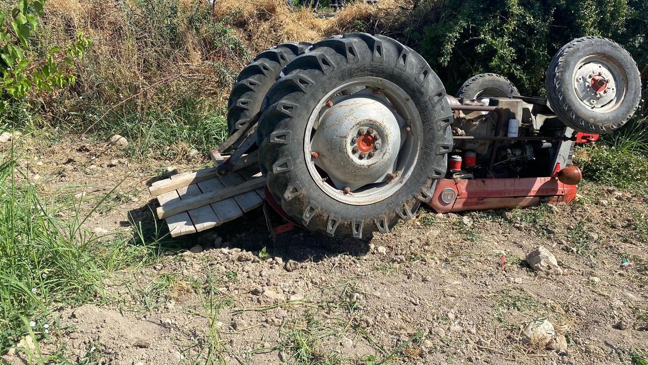 Malatya'da traktörün devrildiği kazada 4 kişi yaralandı
