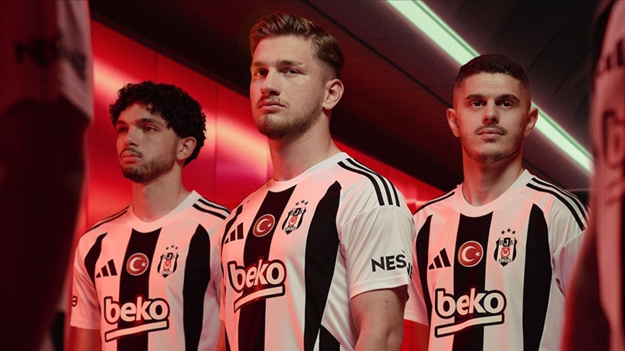 Beşiktaş, yeni sezon iç saha formalarını tanıttı