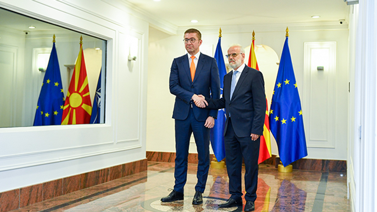 Kuzey Makedonya'da Hristijan Mickoski başbakanlık görevini resmen devraldı