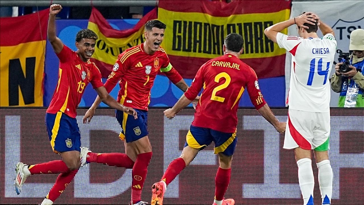 İspanya 2'de 2 yaparak son 16 turunu garantiledi