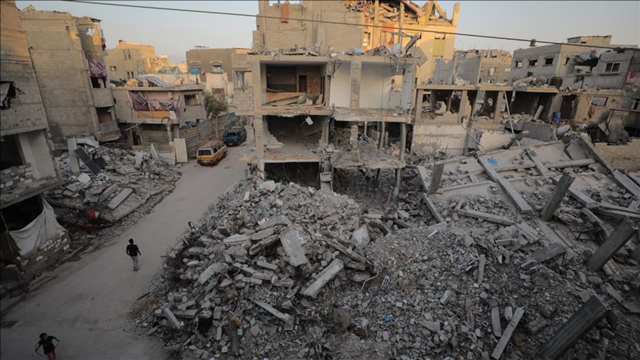 İsrail ordusu Gazze kentinde iki evi bombaladı: 6 kişi öldü