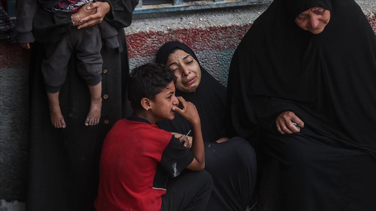 BM okuluna sığınan 40 Filistinli öldü