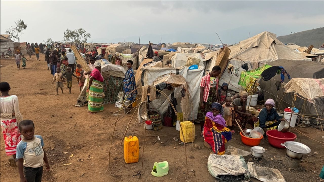 Burundili selzedeler yerleştirildikleri kampta zorlu koşullarda hayata tutunuyor