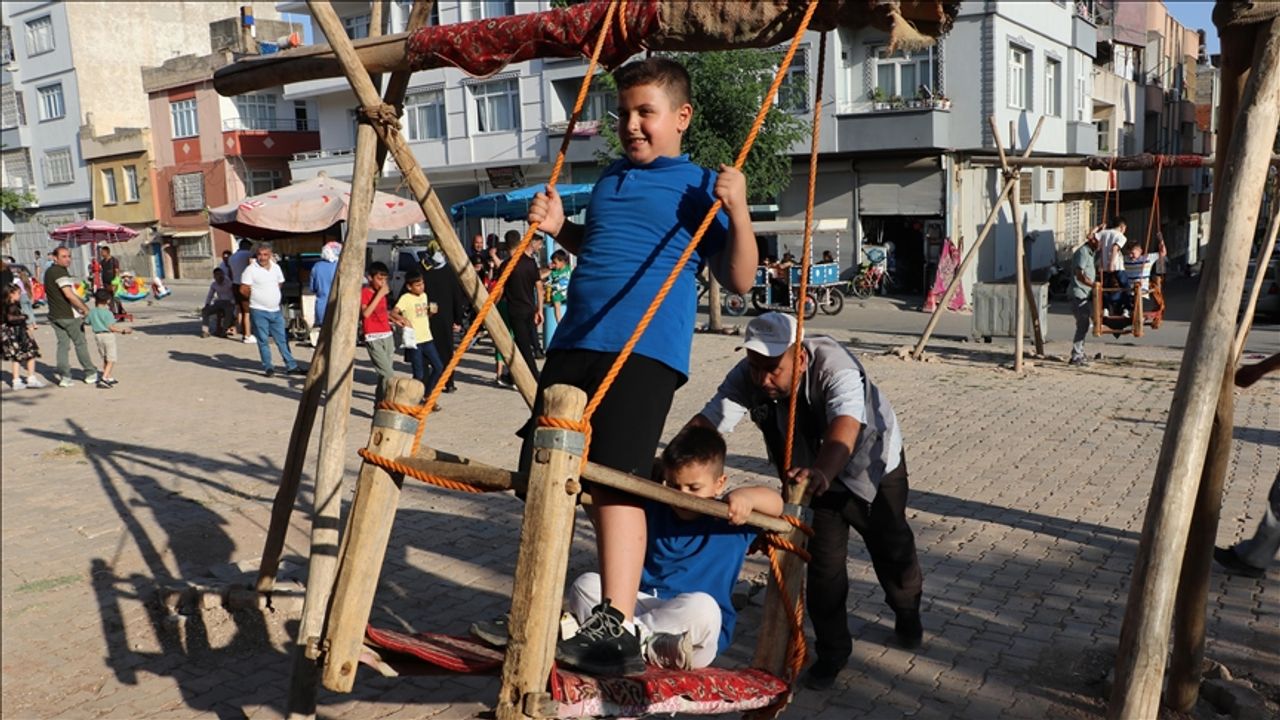 Kilis'te çocuklar bayram yerinde gönüllerince eğlendi