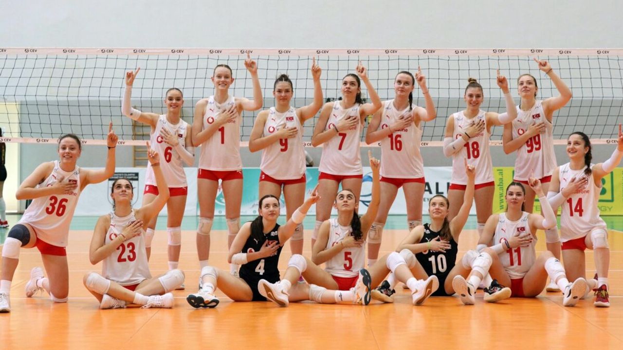 U18 Kadın Milli Voleybol Takımı, Balkan Şampiyonası'nda yarı finale çıktı