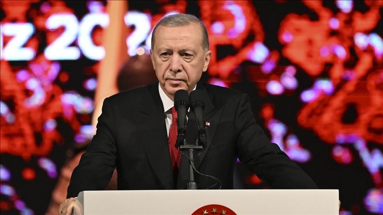 Cumhurbaşkanı Erdoğan: Her kim 15 Temmuz'a laf söylüyorsa hedefi millettir