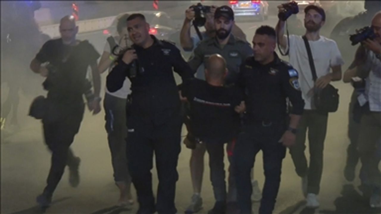 İsraillilerden ülke genelinde gösteri: Polis müdahale etti