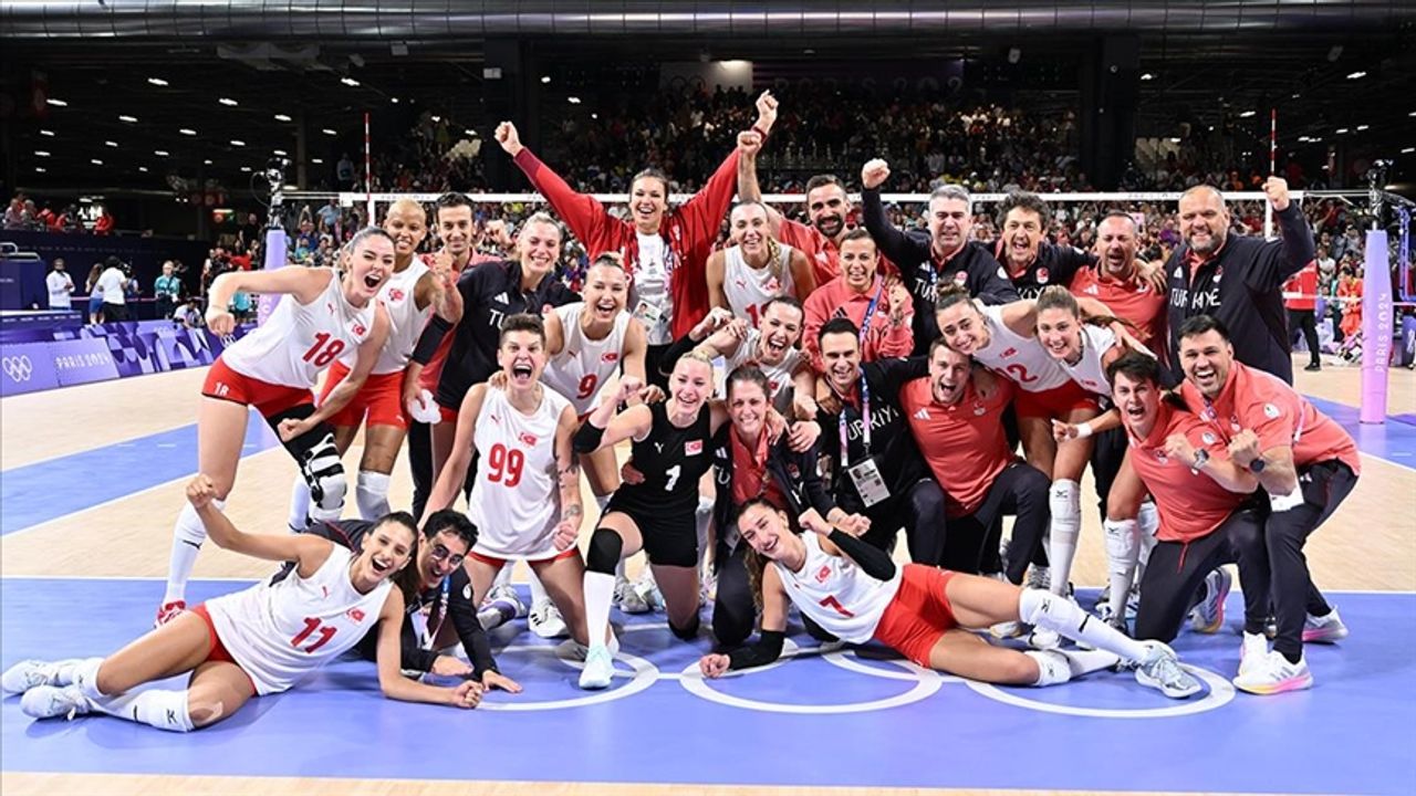 A Milli Kadın Voleybol Takımı, yarı finale yükseldi