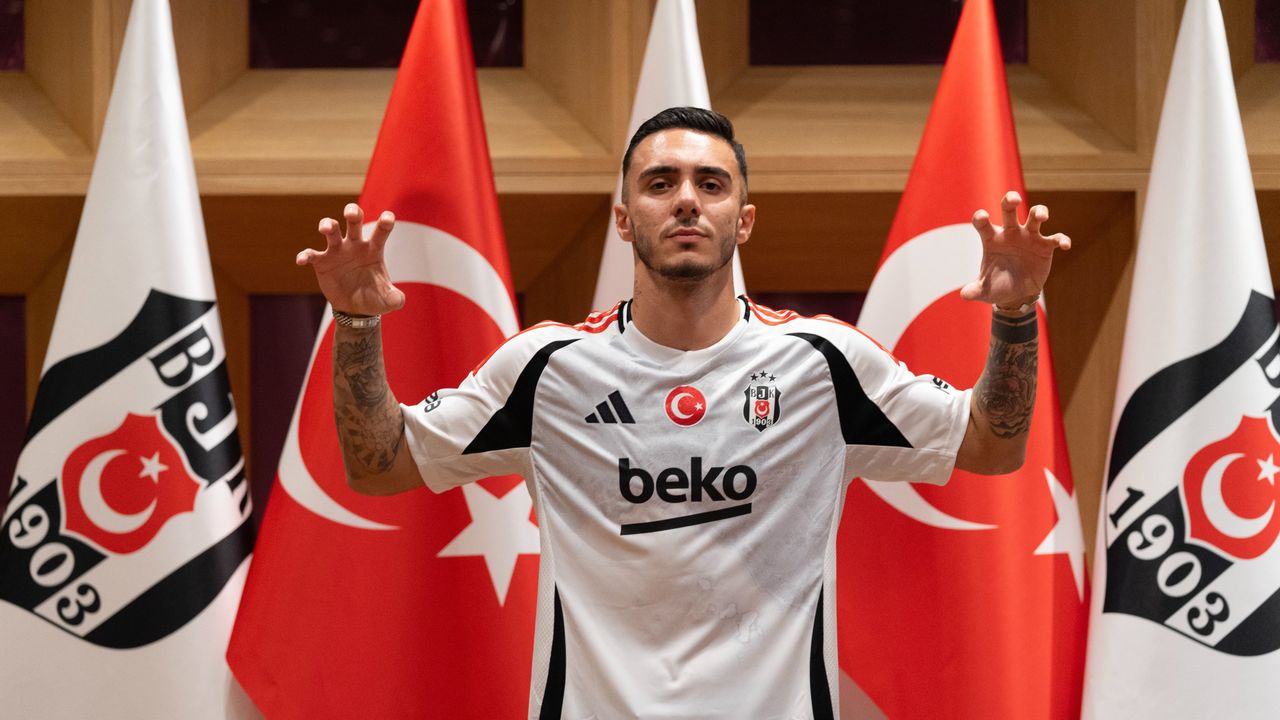 Beşiktaş, Emirhan Topçu'yu renklerine bağladı
