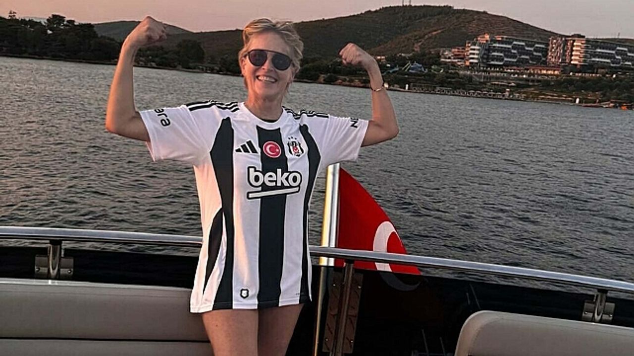 Sharon Stone'a Bodrum'da Beşiktaş forması hediye edildi