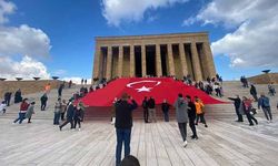 EPİLEPSİ KISA FİLM İÇİN ANITKABİRDE TÜRK BAYRAĞI AÇILDI