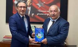 İlk ziyaret eski müdürüne