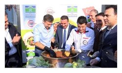 Bahçelievler'de 3 ton çiğ köfte dağıtıldı