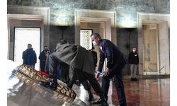 Bakan Özer, öğretmenlerle Anıtkabir'i ziyaret etti