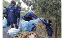 Büyükada’da 400 kişi çevreyi temizledi