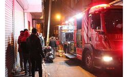 Ev sahibi ile tartışan Suriyeliler, iki gecekonduyu ateşe verdi