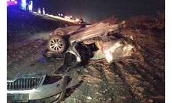Hafif ticari araçla otomobil çarpıştı: 1 ölü, 4 yaralı 