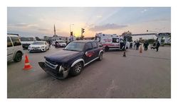 Kamyonet ile minibüs çarpıştı: 10 yaralı