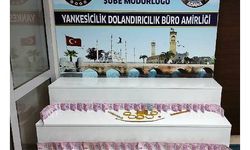 Kendilerini emniyet müdürü olarak tanıtıp, 500 bin liralık altın dolandırdılar 