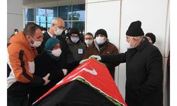 Kızı ve eşi koronavirüsten ölen kadın, yaşam savaşı veriyor