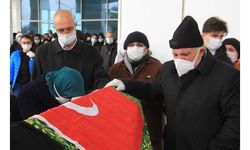 Kızının cenazesinde 'ben de geliyorum' diyen baba, 1 yıl sonra koronvirüse yenildi
