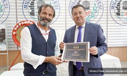 MİLAS’TA TÜRKÇE ÖĞRETMENLİĞİ GÖREVİNİ SÜRDÜREN  ERDAL KARA  “EN İYİ YÖNETMEN” ÖDÜLÜNÜ  ALDI
