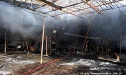 Prefabrik çarşıda çıkan yangında 46 iş yeri yandı