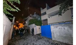 Uyuyan ev arkadaşını defalarca bıçaklayarak ağır yaraladı